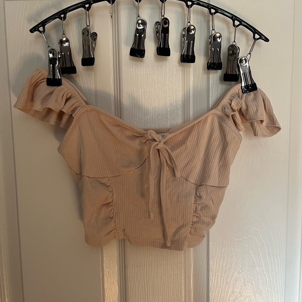 Woman’s cropped blouse